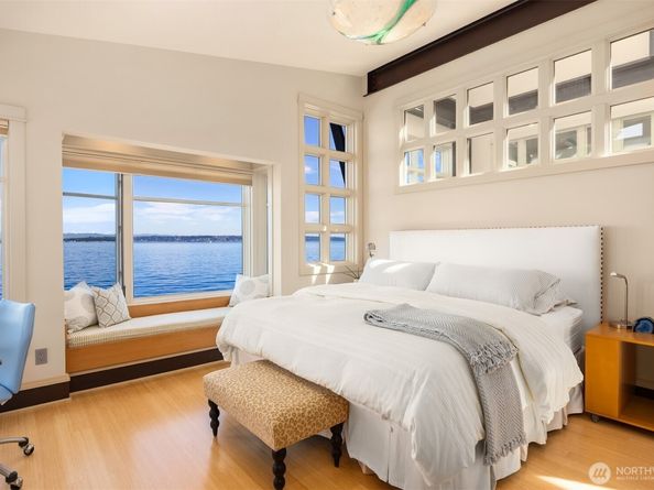 4290 Rockaway Beach Road NE, Bainbridge Island WA 98110