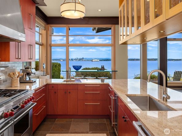 4290 Rockaway Beach Road NE, Bainbridge Island WA 98110