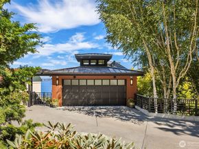 4290 Rockaway Beach Road NE, Bainbridge Island WA 98110