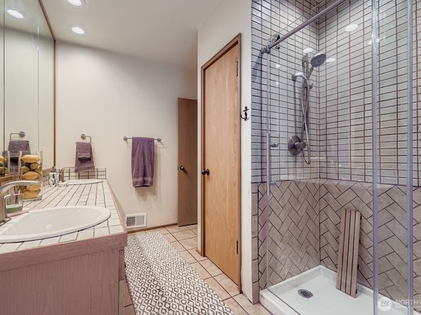 13310 Bitter Place N, Seattle WA 98133