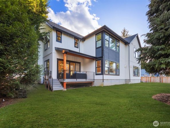 14142 SE 8th Street, Bellevue WA 98007