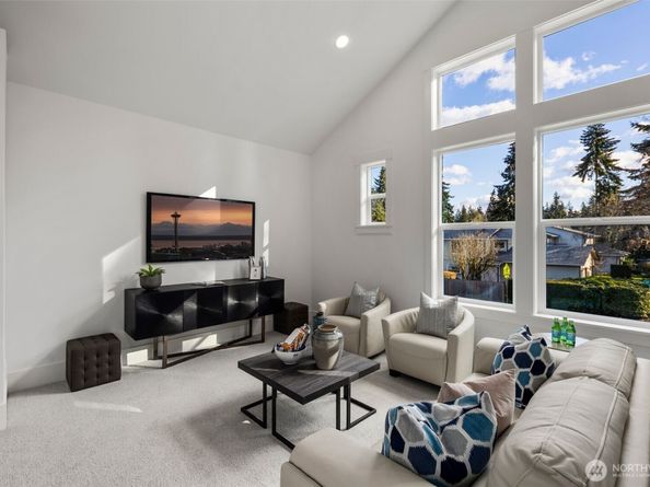 14142 SE 8th Street, Bellevue WA 98007