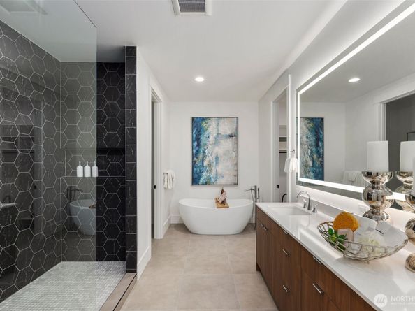 14142 SE 8th Street, Bellevue WA 98007