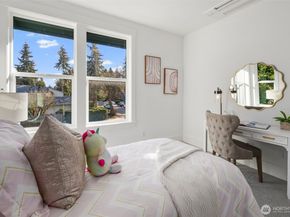 14142 SE 8th Street, Bellevue WA 98007
