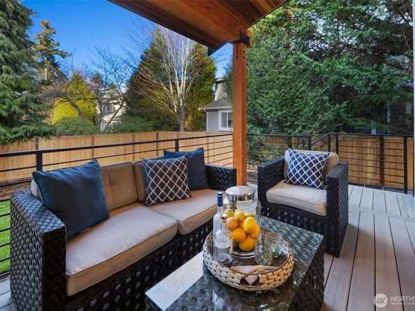 14142 SE 8th Street, Bellevue WA 98007