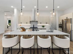 14142 SE 8th Street, Bellevue WA 98007