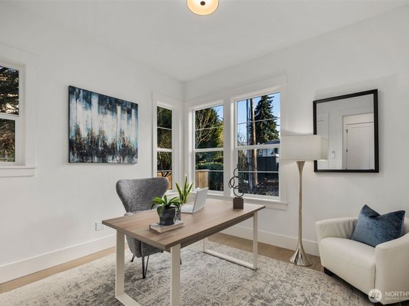 14142 SE 8th Street, Bellevue WA 98007