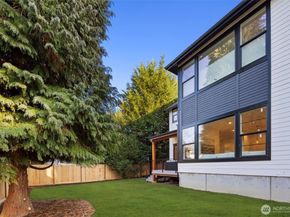 14142 SE 8th Street, Bellevue WA 98007