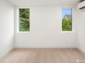 725 18th Avenue C, Seattle WA 98122