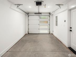 725 18th Avenue C, Seattle WA 98122