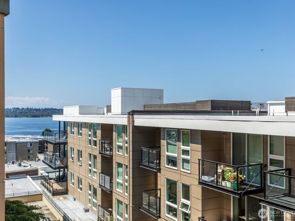 108 2nd Avenue S 306, Kirkland WA 98033