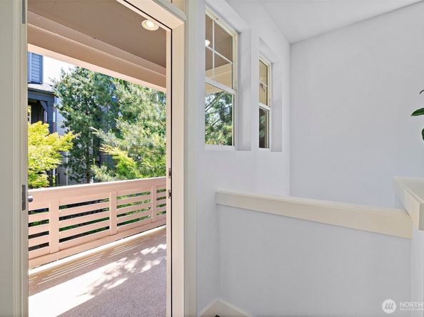 316 NE Eagle Way, Issaquah WA 98029
