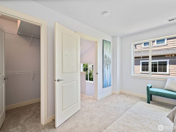 316 NE Eagle Way, Issaquah WA 98029