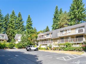 9902 NE 124th St 1202, Kirkland WA 98034