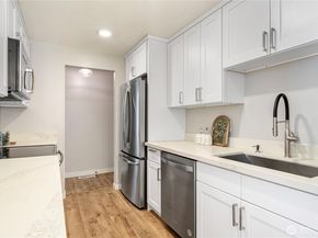 9902 NE 124th St 1202, Kirkland WA 98034