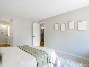 9902 NE 124th St 1202, Kirkland WA 98034