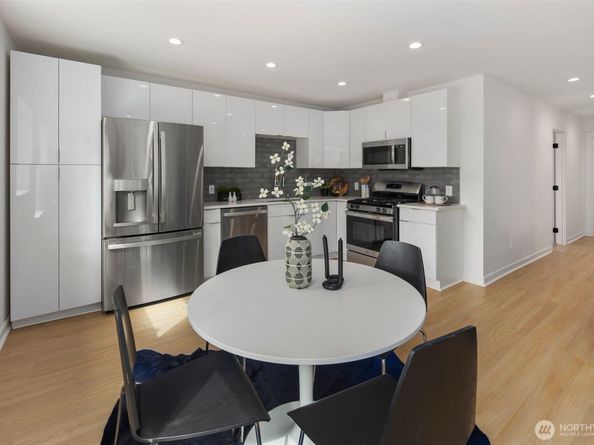 3215 37th Place S, Seattle WA 98144