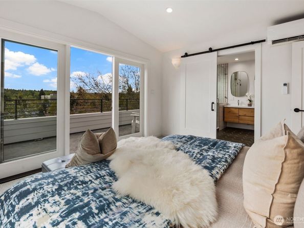 3215 37th Place S, Seattle WA 98144