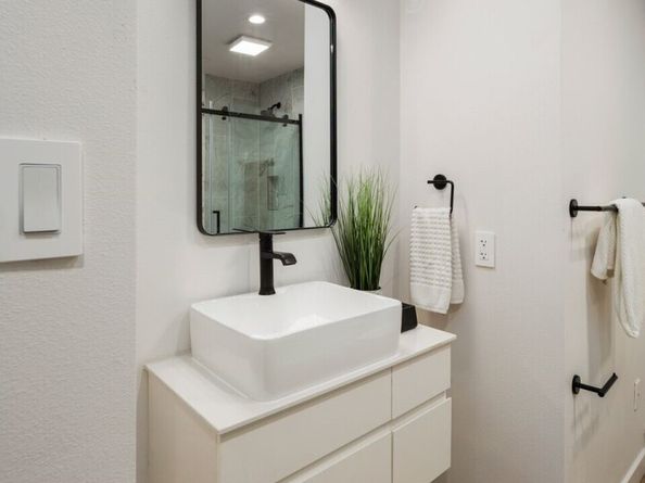 3215 37th Place S, Seattle WA 98144