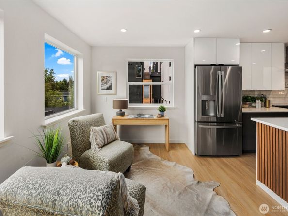 3215 37th Place S, Seattle WA 98144