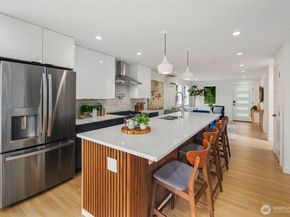 3215 37th Place S, Seattle WA 98144