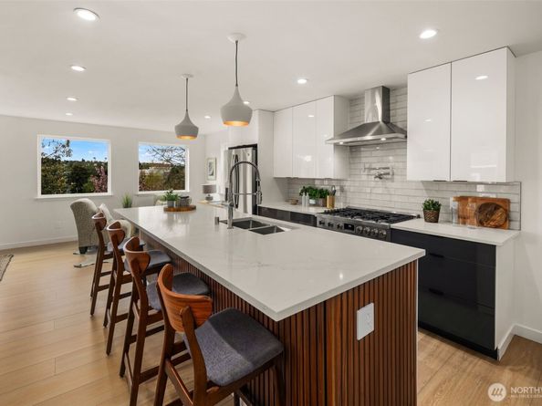 3215 37th Place S, Seattle WA 98144
