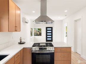 706 N 67th Street, Seattle WA 98103