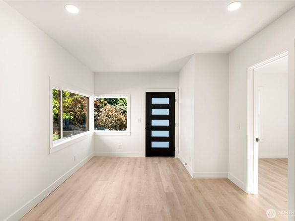 706 N 67th Street, Seattle WA 98103