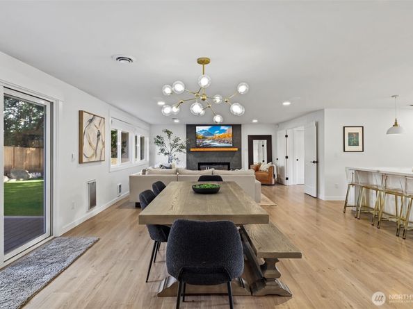 7725 NE 142nd Pl, Kirkland WA 98034