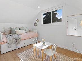 7725 NE 142nd Pl, Kirkland WA 98034
