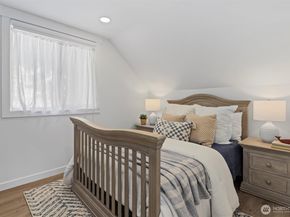7725 NE 142nd Pl, Kirkland WA 98034