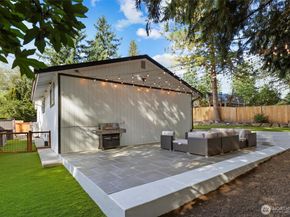 7725 NE 142nd Pl, Kirkland WA 98034