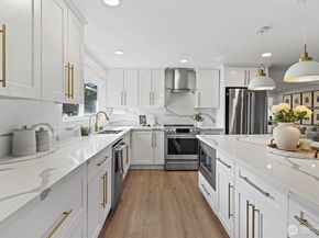 7725 NE 142nd Pl, Kirkland WA 98034