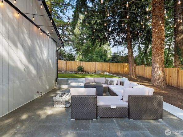 7725 NE 142nd Pl, Kirkland WA 98034