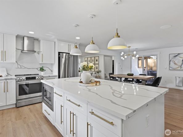 7725 NE 142nd Pl, Kirkland WA 98034