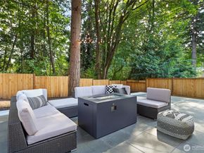 7725 NE 142nd Pl, Kirkland WA 98034