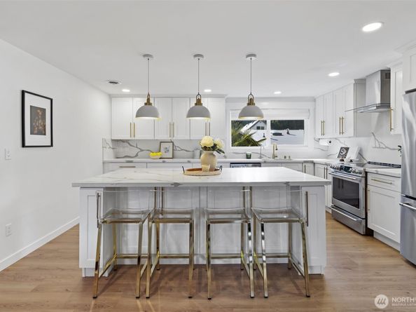 7725 NE 142nd Pl, Kirkland WA 98034
