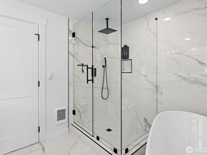 7725 NE 142nd Pl, Kirkland WA 98034