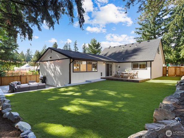 7725 NE 142nd Pl, Kirkland WA 98034