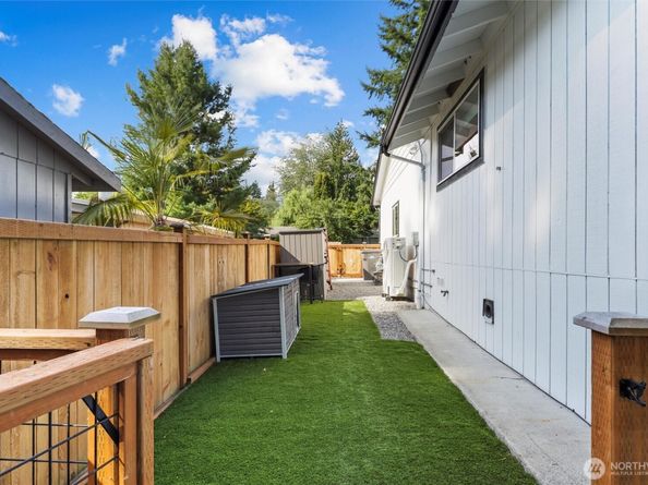 7725 NE 142nd Pl, Kirkland WA 98034