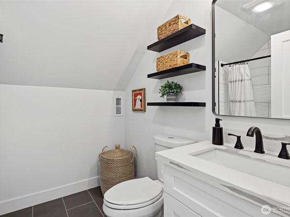 7725 NE 142nd Pl, Kirkland WA 98034