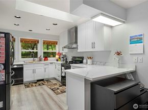 7600 Highland Park Way SW, Seattle WA 98106