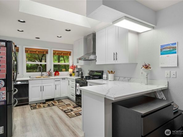 7600 Highland Park Way SW, Seattle WA 98106
