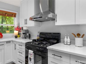 7600 Highland Park Way SW, Seattle WA 98106