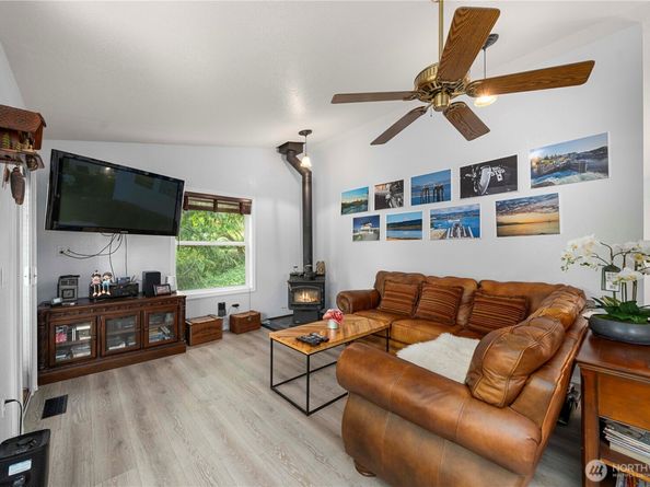 7600 Highland Park Way SW, Seattle WA 98106