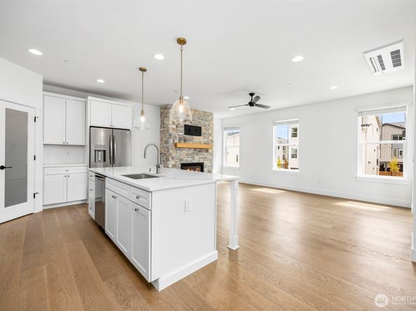 9 160th Place SE, Bothell WA 98012