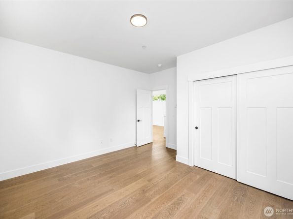 9 160th Place SE, Bothell WA 98012