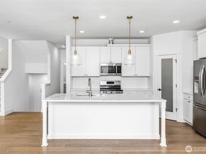 9 160th Place SE, Bothell WA 98012