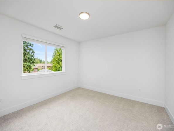 9 160th Place SE, Bothell WA 98012
