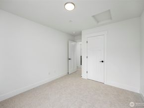 9 160th Place SE, Bothell WA 98012